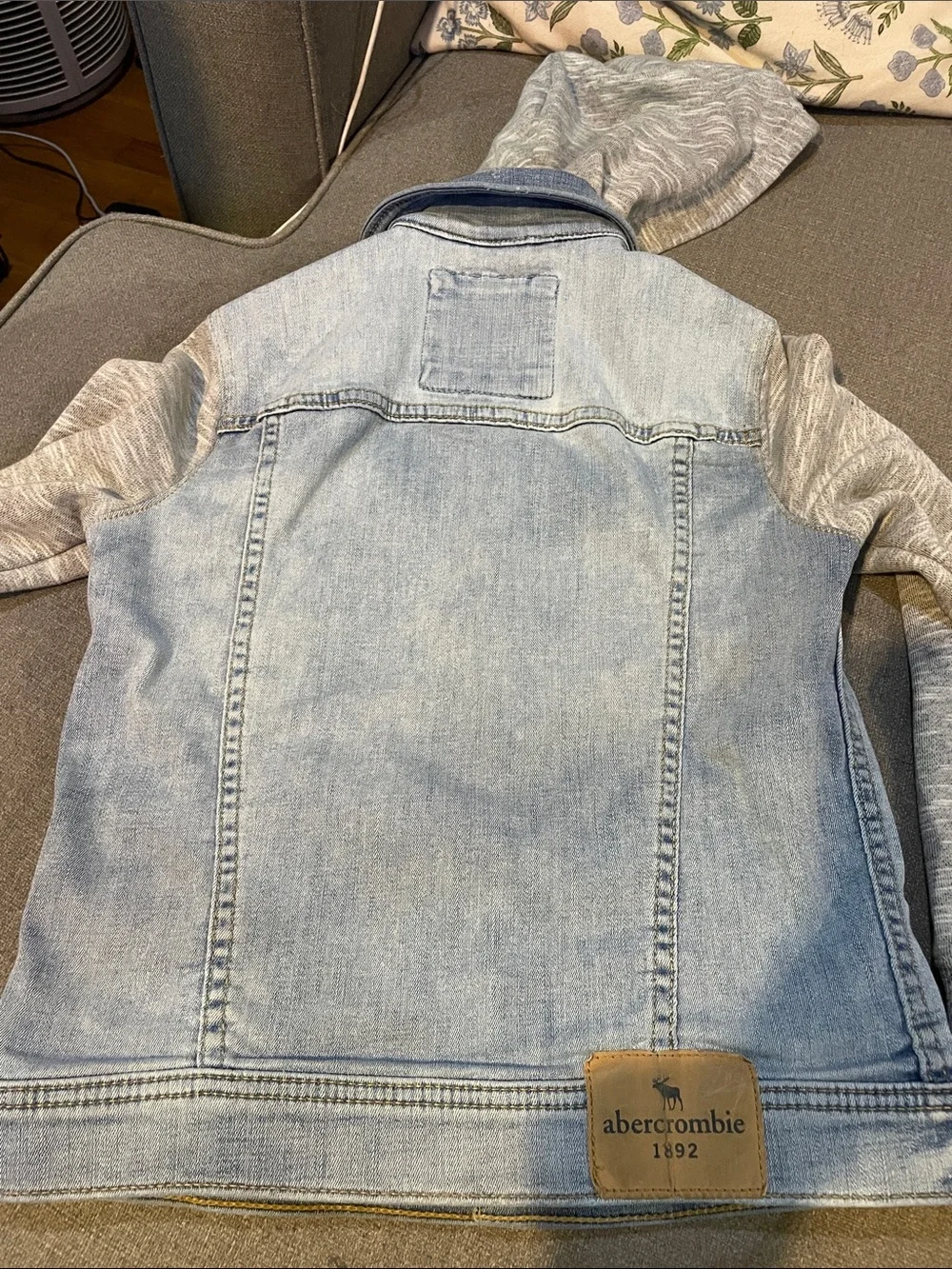 Abercrombie Kids A&F denim jacket hoodie jersey sleeves girls/boys